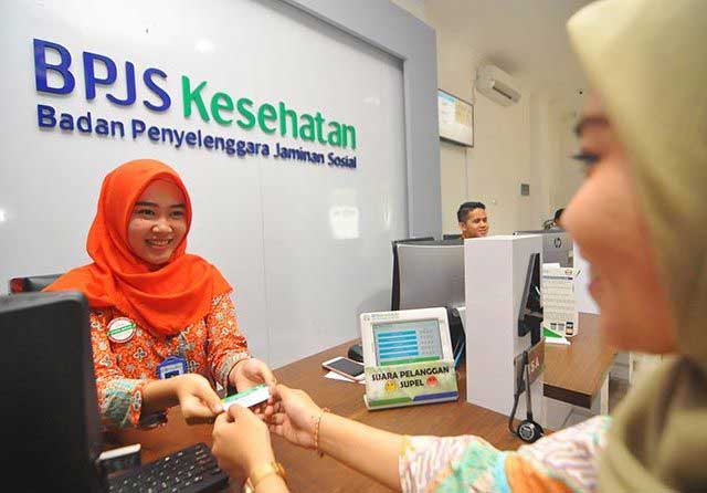 ILUSTRASI BPJS Kesehatan: Kenaikan iuran kelas 3 disarankan untuk ditunda. (Rangga/Metropolitan/Jawa Pos Group)