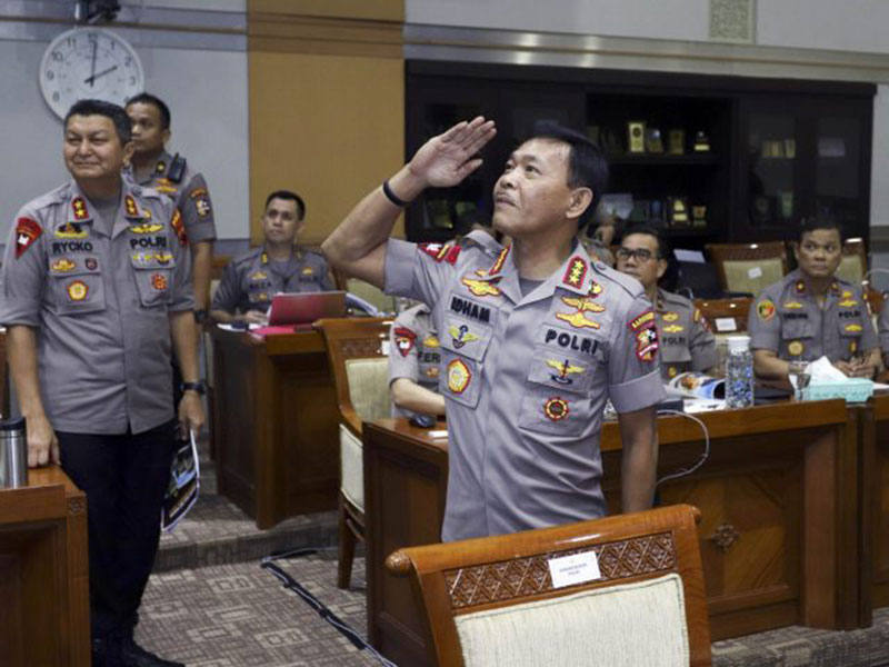 Komjen Pol Idham Azis menjalani uji kepatutan dan kelayakan di Komisi III DPR sebagai calon Kapolri di Gedung Kompleks Parlemen, Senayan, Jakarta, Selasa (29/10/2019). (DERY RIDWANSAH / JAWAPOS.COM)