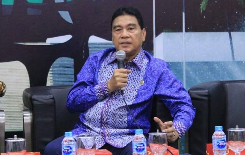 Mantan Bupati Rokan Hulu (Rohul) dan juga anggota Komisi VIII DPR RI, Achmad. (FOTO: DOK. RIAUPOS.CO)
