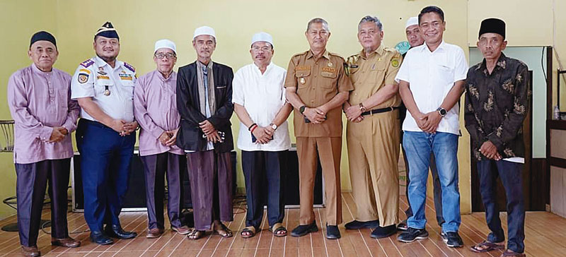 Wabup Inhil H Syamsuddin Uti foto bersama pengurus PW KBB Kalteng, Ahad (5/11/2023).