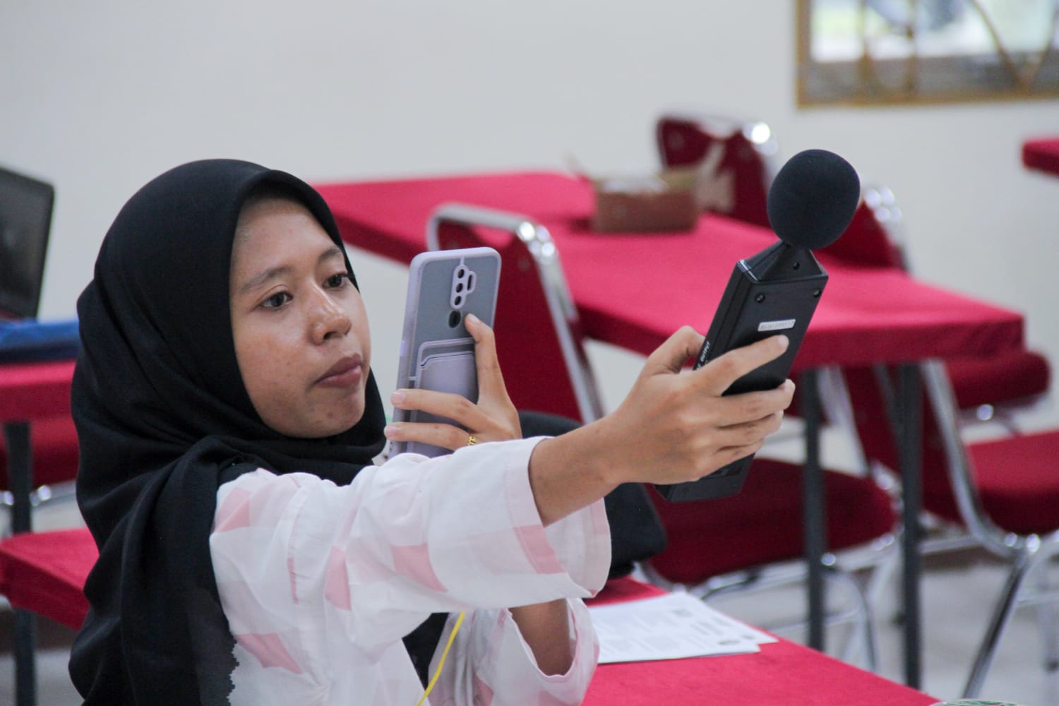 Peserta program penguatan ekosistem vokasi, sub program pelatihan dan sertifikasi operator K3 migas melakukan ujian praktik sertifikasi.