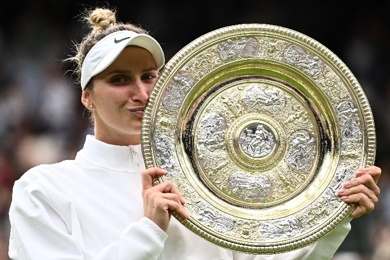 Petenis Republik Ceko Marketa Vondrousova menjuarai grand slam lapangan rumput Wimbledon 2023.