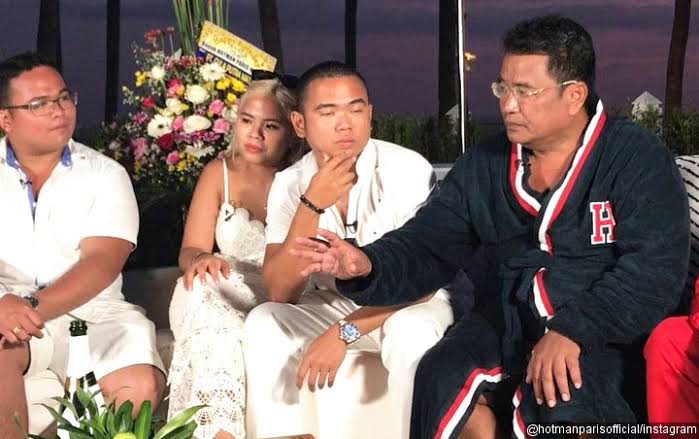 Hotman Paris dan ketiga anaknya.