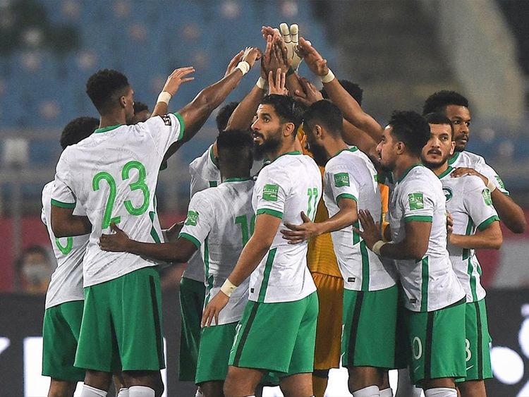 Arab Saudi bertekad mengulangi pencapaian 28 tahun silam yakni melaju ke 16 besar di Piala Dunia 1994. Arab Saudi akan melaju andai menang atas Meksiko, Kamis (1/12) dini hari WIB.