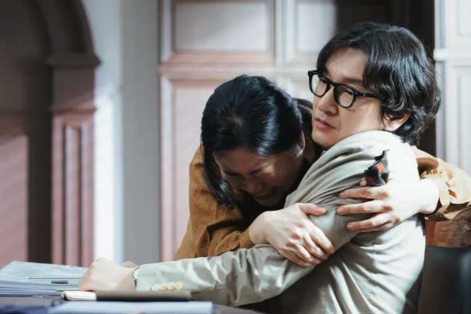 Salah satu cuplikan drama korea Divorce Attorney Shin yang diperankan Cho Seung Woo.