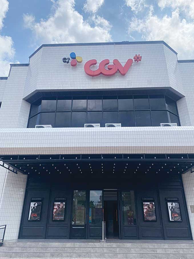 Gedung CGV Holiday Pekanbaru kembali beroperasi.