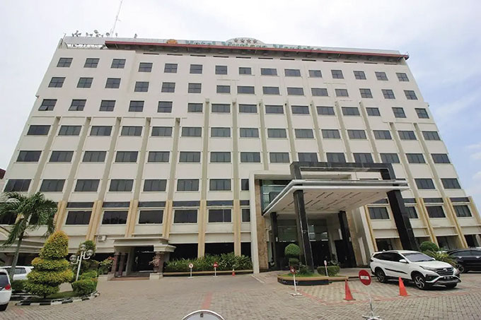 Hotel Mutiara Merdeka yang terletak di Jalan Yos Sudarso, Pekanbaru, berdiri megah.