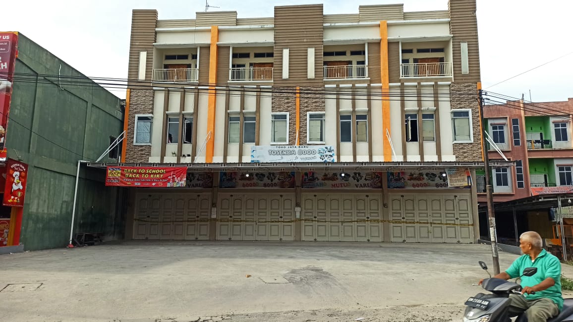 Toserba Jalan Dharma Bakti Pekanbaru, tempat kejadian tragedi penikaman 5 wanita oleh sesama karyawati yang menyebabkan satu orang tewas pada Ahad (24/7/2022).