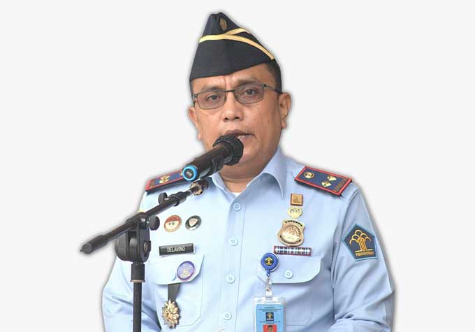 Kepala Kantor Imigrasi  Kelas I TPI Pekanbaru Syahrioma Delavino.