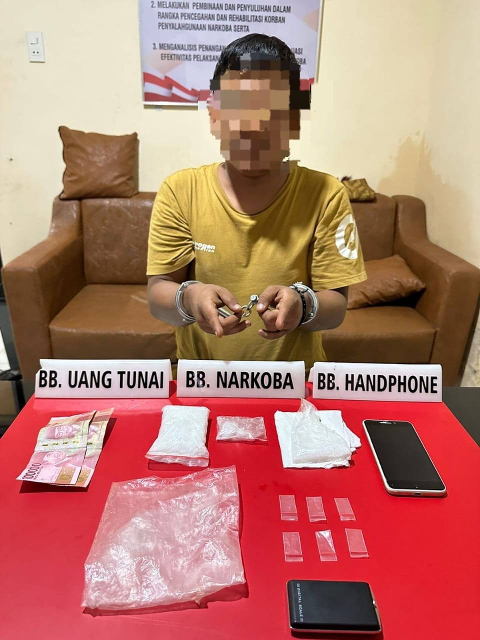 Jajaran Polres Kampar mengamankan seorang yang diduga bandar narkoba di Dusun Kubucubadak, Desa Simpang Petai, Kecamatan Rumbio Jaya, Kamis (8/6/2023).
