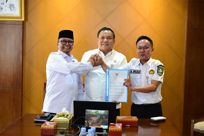 Tiga Sekretaris Daerah (Riau, Siak, Bengkalis) sepakat dukung pembangunan jembatan Bukitbatu-Bengkalis usai menggelar rapat di ruang rapat Sekda Riau, Rabu (15/11/2023).