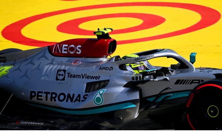 Lewis Hamilton menyebut timnya masih membutuhkan perbaikan pada mobil W14.