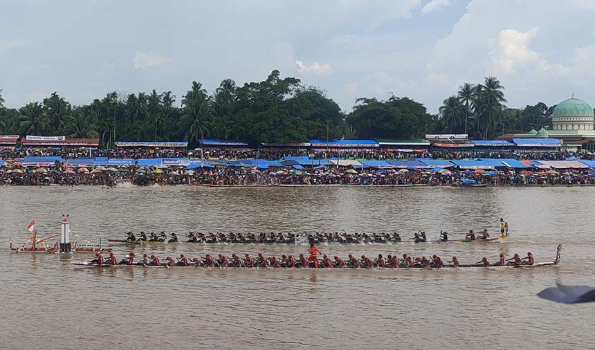 Jalur Siposan Rimbo saat berpacu dengan jalur Tuah Keramat Sialang Soko di Tepian Narosa Telukkuantan, Sabtu (26/8/2023).