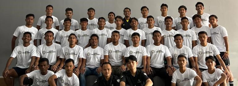 Pemain, dan pelatih Tiga Naga Liga 3 Zona Riau 2023 foto bersama, baru-baru ini.