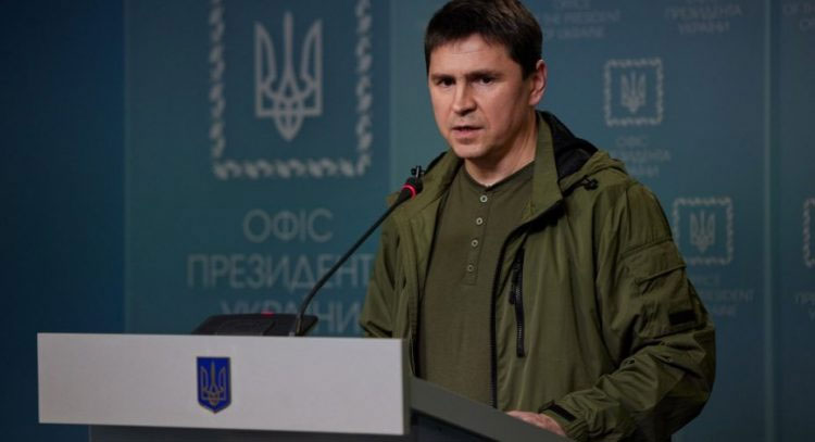 Petinggi Ukraina, Mykhailo Podolyak, menolak usulan Presiden Rusia, Vladimir Putin, untuk melakukan gencatan senjata selama 36 jam mulai Jumat (6/1/2023) siang.