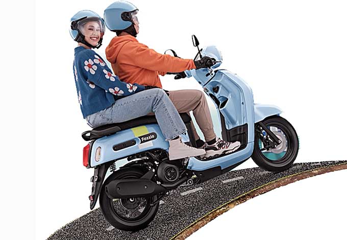 Yamaha Fazzio Hybridâ€“Connected menjadi skutik favorit yang semakin fashionable dan stylish.