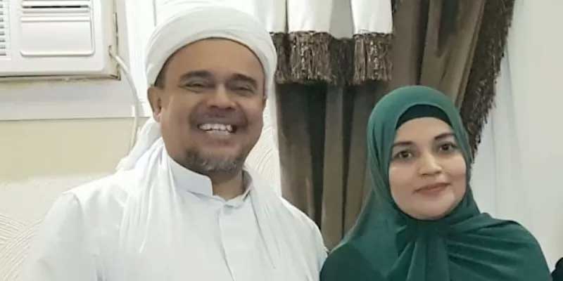 Habib Rizieq bersama sang istri Syarifah Fadlun bin Yahya.