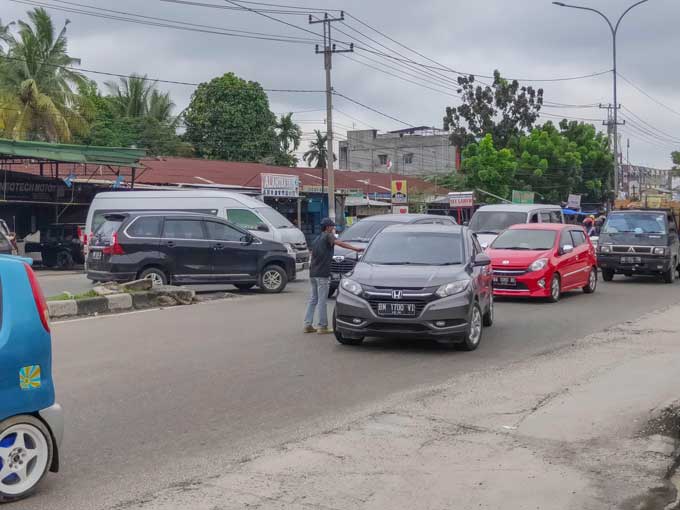 Seorang pria yang berprofesi sebagai