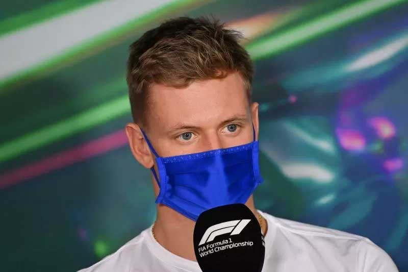 Mick Schumacher akan turun di tes ban Pirelli bersama Mercedes di Barcelona pekan depan.Â Â Â 