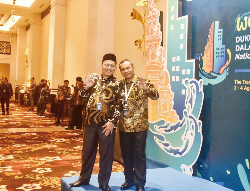 Wabup Bengkalis H Bagus Santoso bersama Wakil Menteri Dalam Negeri (Wamendagri) Jhon Wempi Wetipo usai pembukaan Workshop NUWSP di  Bali, Kamis (3/8/2023).