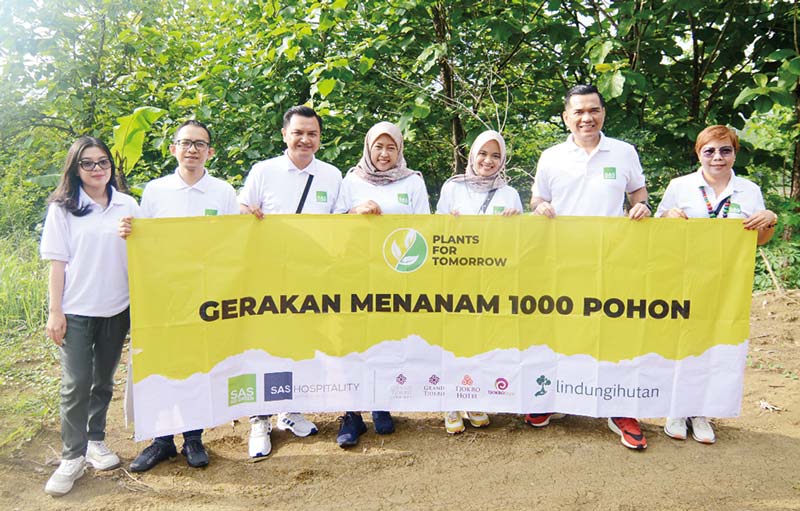 Dalam rangka memperingati Hari Menanam Pohon Indonesia, SAS Hospitality Group berkolaborasi dengan Yayasan Lindungi Hutan menggelar Aksi Menanam Pohon di 2 lokasi yaitu Desa Bojong Kabupaten Garut dan Desa Jabungan Kota Semarang, belum lama ini.