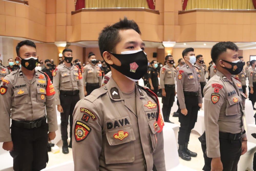 Tracer atau pelacak kontak erat masyarakat dengan pasien Covid-19 saat mengikuti pelatihan yang digelar Polri, Selasa (29/6/2021).