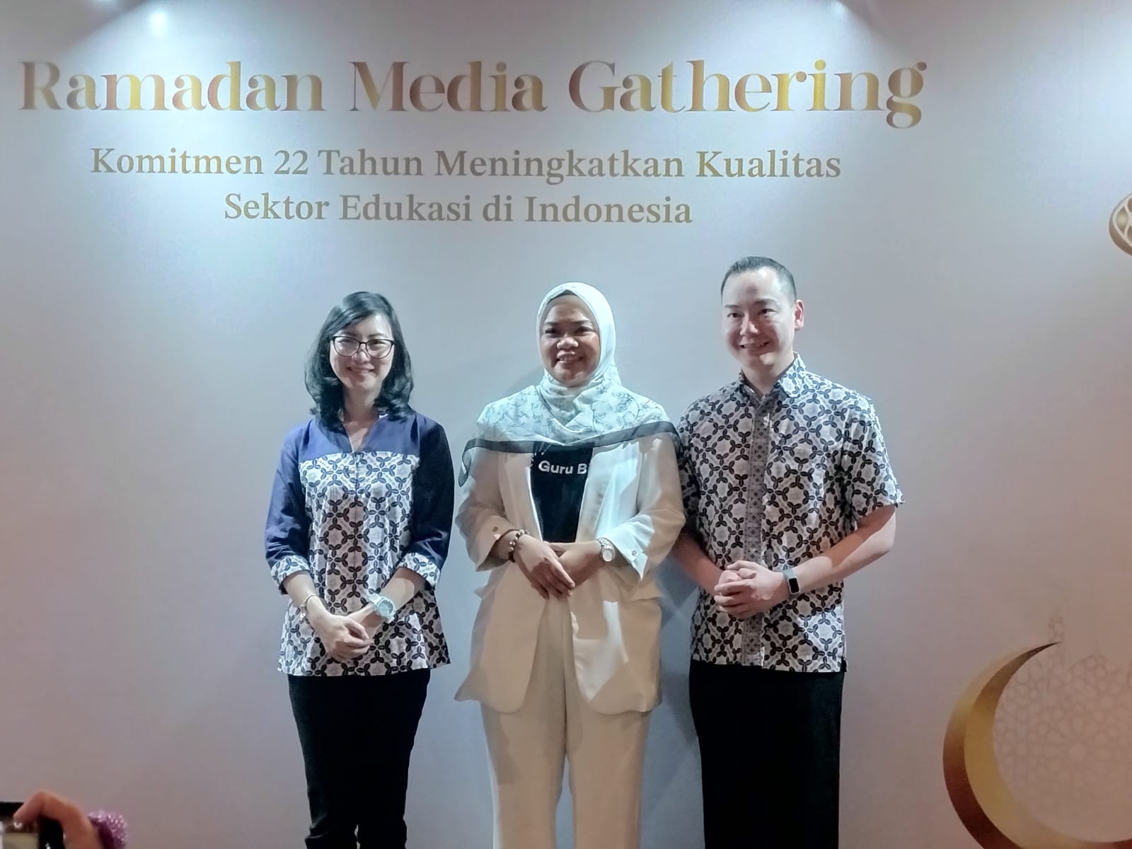 (Dari kiri) Head of Program and Development Putera Sampoerna Foundation-School Development Outreach Juliana, Master Teacher and Guru Binar Ambassador Hilda Ilmawati, Chairman Board of Executives Putera Sampoerna Foundation, George Yudistira Irawan.