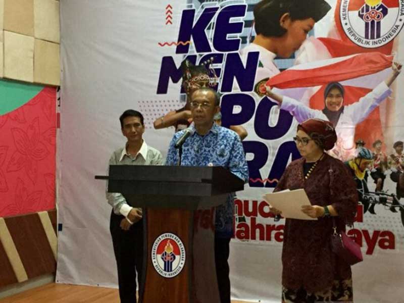 Mantan Menteri Pemuda dan Olahraga (Menpora) Imam Nahrawi, angkat bicara terkait informasi dirinya yang meminta Sesmenpora Gatot Dewa Broto untuk mundur dari jabatannya. Imam menyebut, Gatot tak banyak membantunya selama bertugas sebagai Menpora.