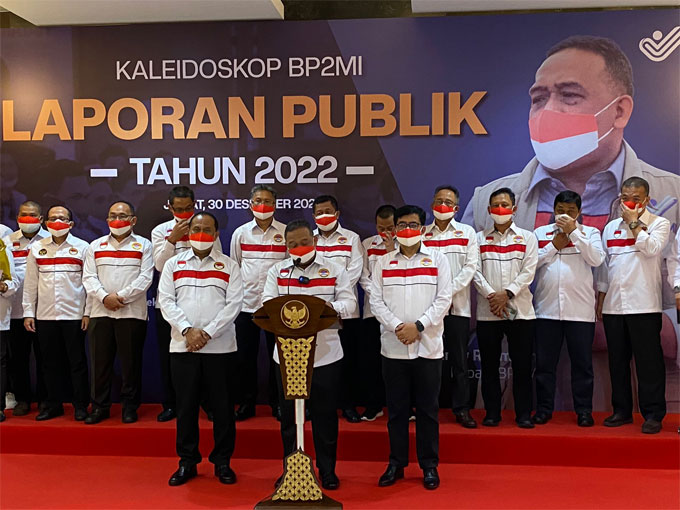 Kepala Badan Pelindungan Pekerja Migran Indonesia (BP2MI), Benny Ramdhani beserta jajarannya menyampaikan laporan tahun 2022 di Jakarta, Jumat (30/12/2022).