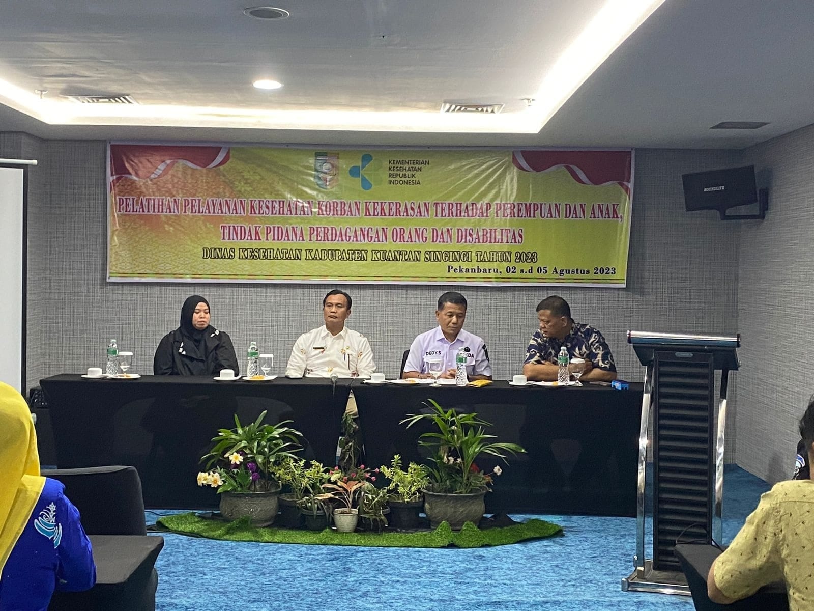 Sekda H Dedy Sambudi SKep SKM MKes membuka pelatihan kesehatan bagi tenaga kesehatan di Kuansing, Kamis (3/8/2023) di Hotel Bono Pekanbaru.