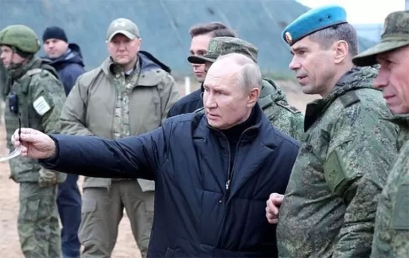 Presiden Rusia Vladimir Putin mengatakan bahwa penduduk di empat wilayah Ukraina yang dikuasai Moskow menginginkan bergabung menjadi bagian dari Rusia.