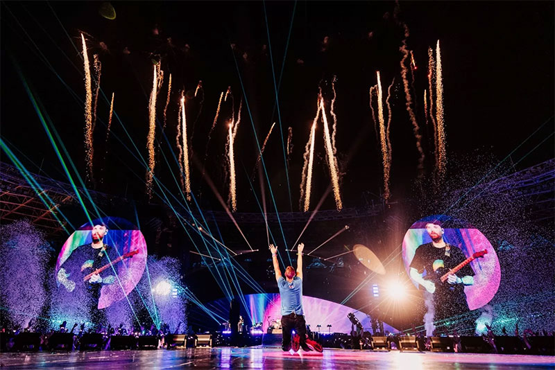 Konser Coldplay di Stadium Utama Gelora Bung Karno (GBK).