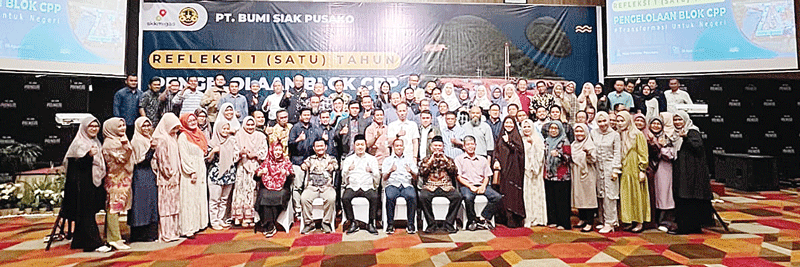Manajemen PT BSP foto bersama pada peringatan 1 tahunÂ PT Bumi Siak Pusako (BSP) mengoperasikan Wilayah Kerja Coastal Plain and Pekanbaru (WK CPP) sejak 9 Agustus 2022 sampai 9 Agustus 2023 di Hotel Premiere Pekanbaru.