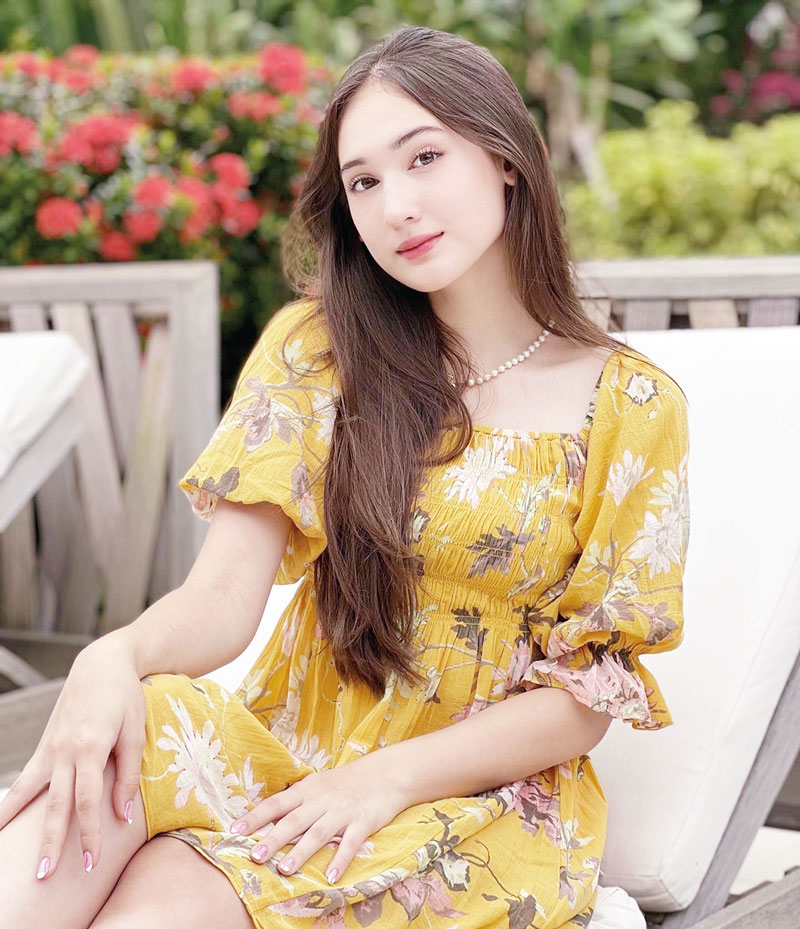 Instagram/its_lauramoane