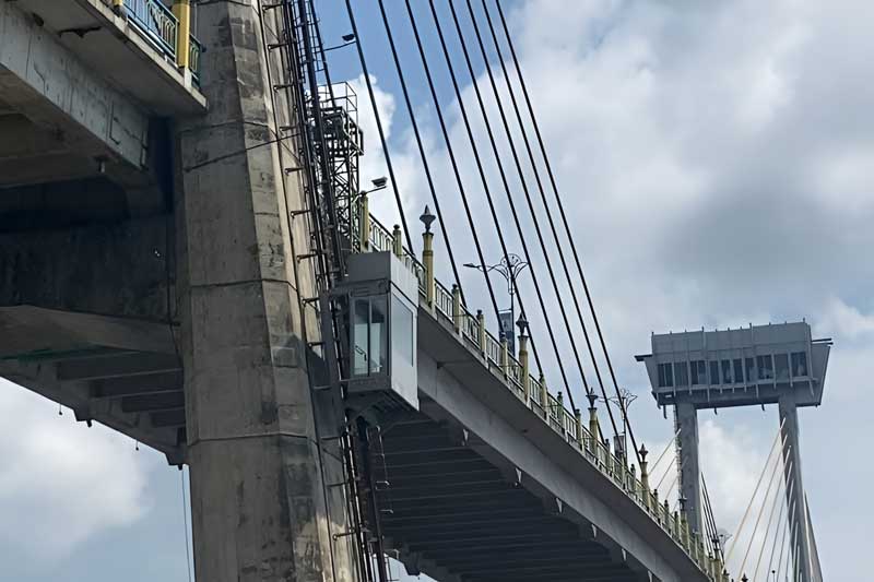Destinasi wisata Skywalk Tengku Buwang Asmara.