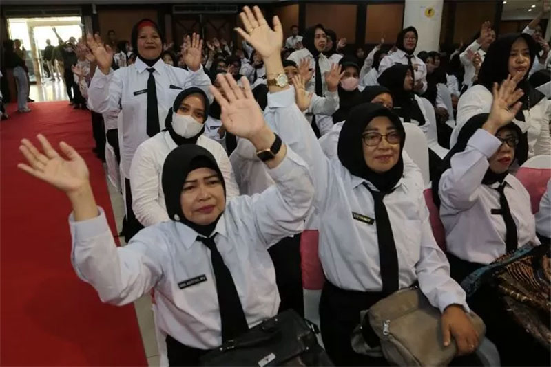 Pemerintah targetkan rekrut satu juta guru PPPK pada 2024.