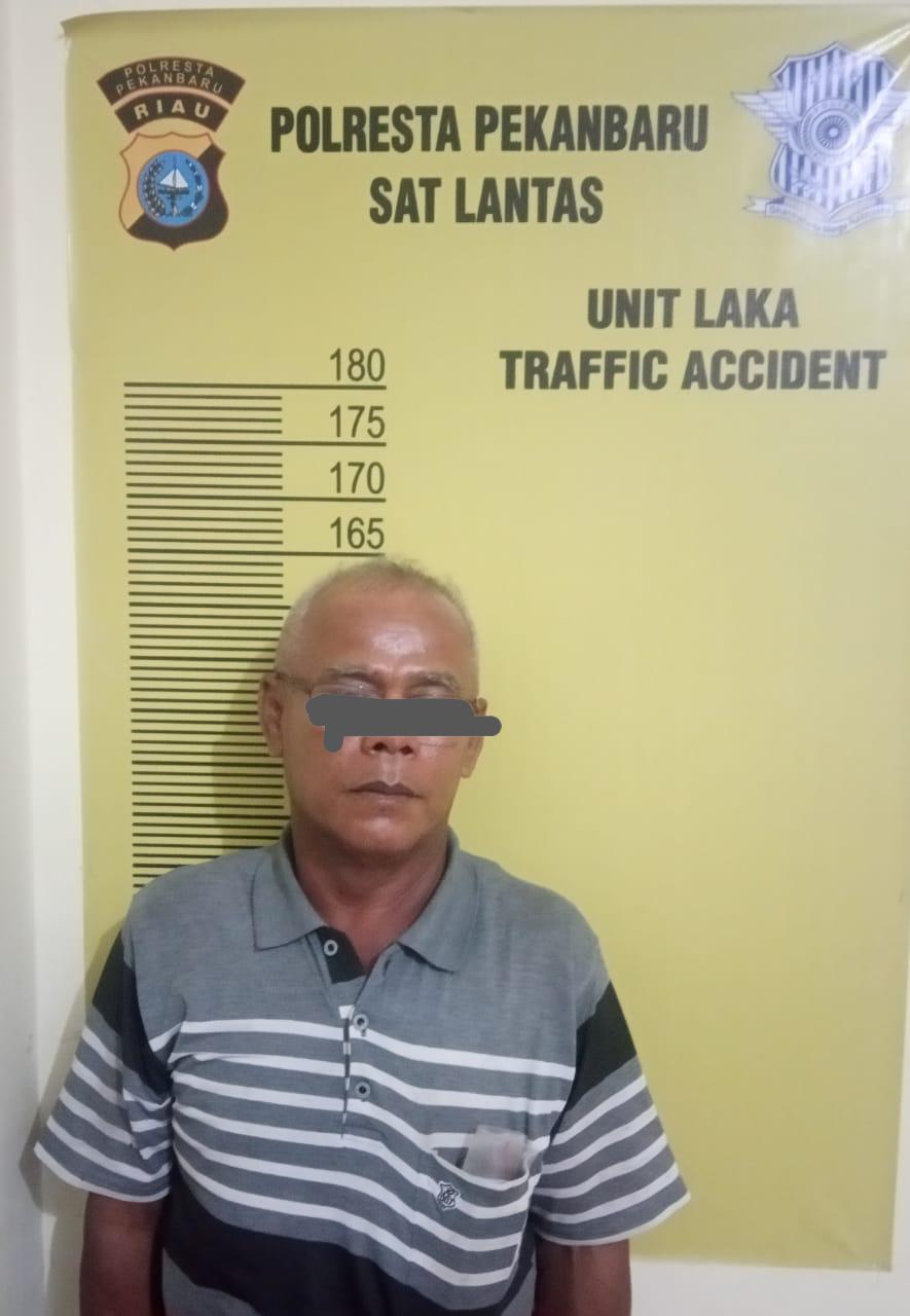 Pelaku tabrak lari di tugu songket yang menyebabkan pengendara motor tewas di tempat. (SOFIAH/RIAUPOS.CO)