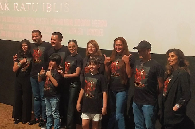 Film Alena Anak Ratu Iblis garapan sutradara Sonu Samtani disebut digarap dengan serius. Proses syutingnya diusahakan terbaik dalam setiap scene di dalamnya.