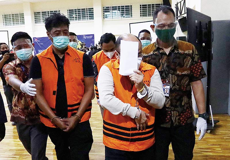 Direktur PT Dua Putra Perkasa (DPP) Suharjito usai menjalani pemeriksaan terkait kasus dugaan suap ekspor benih lobster di Gedung KPK, Jakarta, Kamis (26/11/2020) dini hari. (FEDRIK TARIGAN/JPG)