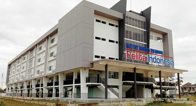 Kampus Institut Bisnis dan Teknologi Pelita Indonesia yang ada Jalan Srikandi Pekanbaru terlihat megah. Gedung ini akan diresmikan hari ini, Senin (15/11/2021).
