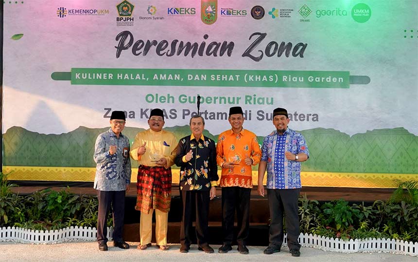 Gubernur Riau (Gubri), Syamsuar meresmikan Riau Garden sebagai Zona Kuliner Halal, Aman dan Sehat (KHAS) pertama di Provinsi Riau, Kamis (2/11/2023).