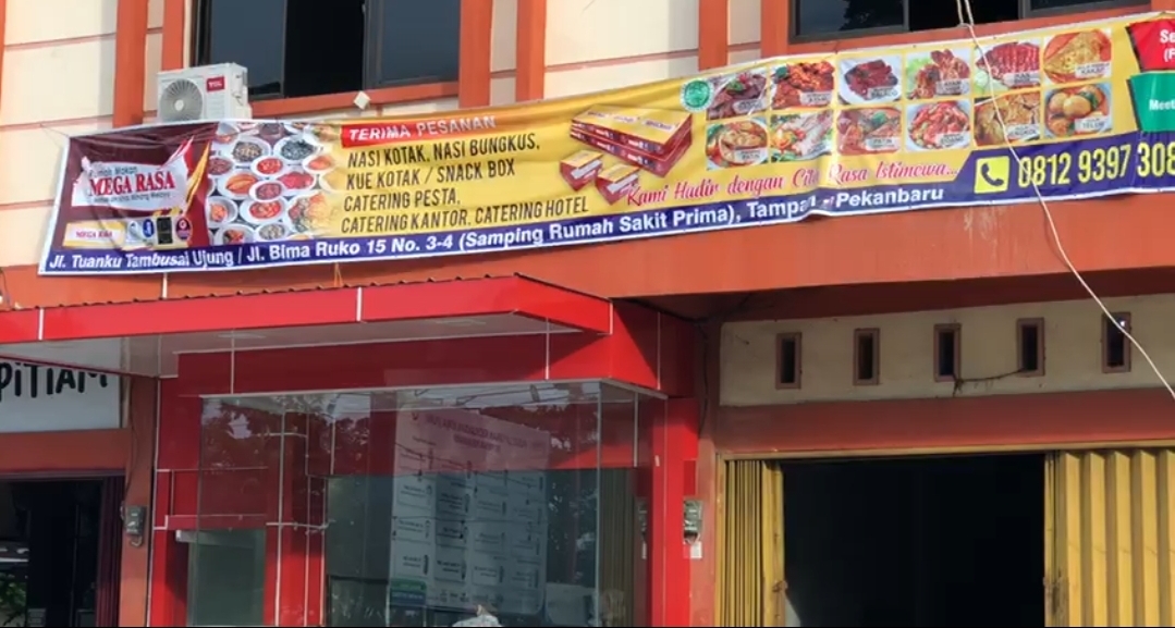 RM Mega Rasa Jalan Tuanku Tambusai Ujung (samping RS Prima).