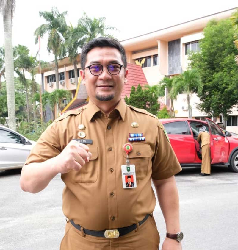 Kepala Bapenda Riau Syahrial Abdi