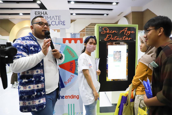 Skin Age Detector di Hello Campus Surabaya
