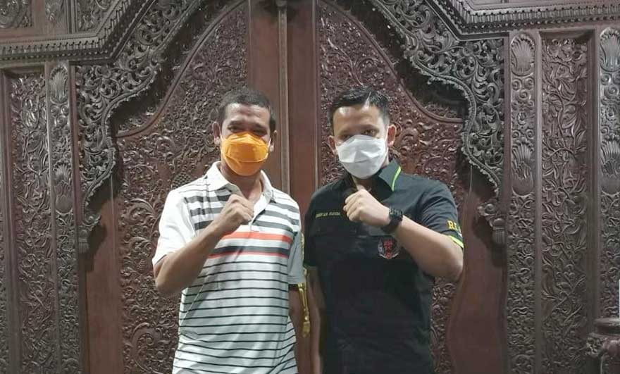 Wakil Ketua II DPRD Siak Androy Aderianda yang juga Ketua 234 SC Korwil Riau foto bersama dengan Abi Yapto sebagai DPP 234SC, beberapa hari lalu.