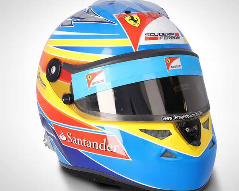 Hindari penggunaan pembersih kaca untuk membersihkan visor helm karena biasanya pembersih kaca mengandung amonia yang dapat merusak polikarbonat pada visor. (DOK JAWAPOS.COM)