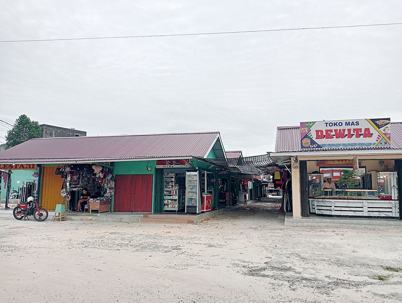 Para pedagang mulai menempati bangunan kios TPS Pasar Cik Puan, Jalan Tuanku Tambusai yang dibangun oleh Pemerintah Kota Pekanbaru, Kamis (20/7/2023).