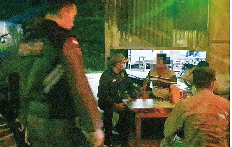 Satpol PP Kota Dumai menggelar razia ke beberapa warung remang-remang yang dilaporkan masyaÂ­rakat, Ahad (24/9/2023) malam.