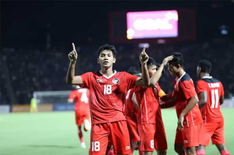Titan Agung (18) merayakan golnya ke gawang Kamboja di Morodok Olympic Stadium, Rabu (10/5/2023) malam WIB. Indonesia U-22 menang tipis 2-1.