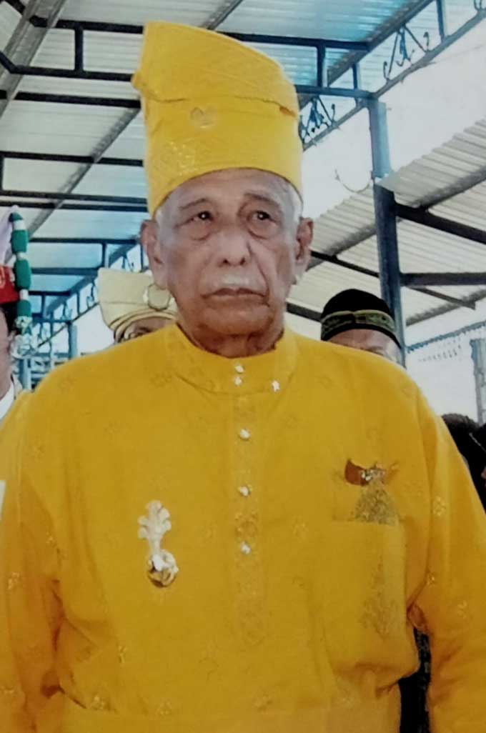 Mangku Bumi Mangku Diraja T Muchtar Anum